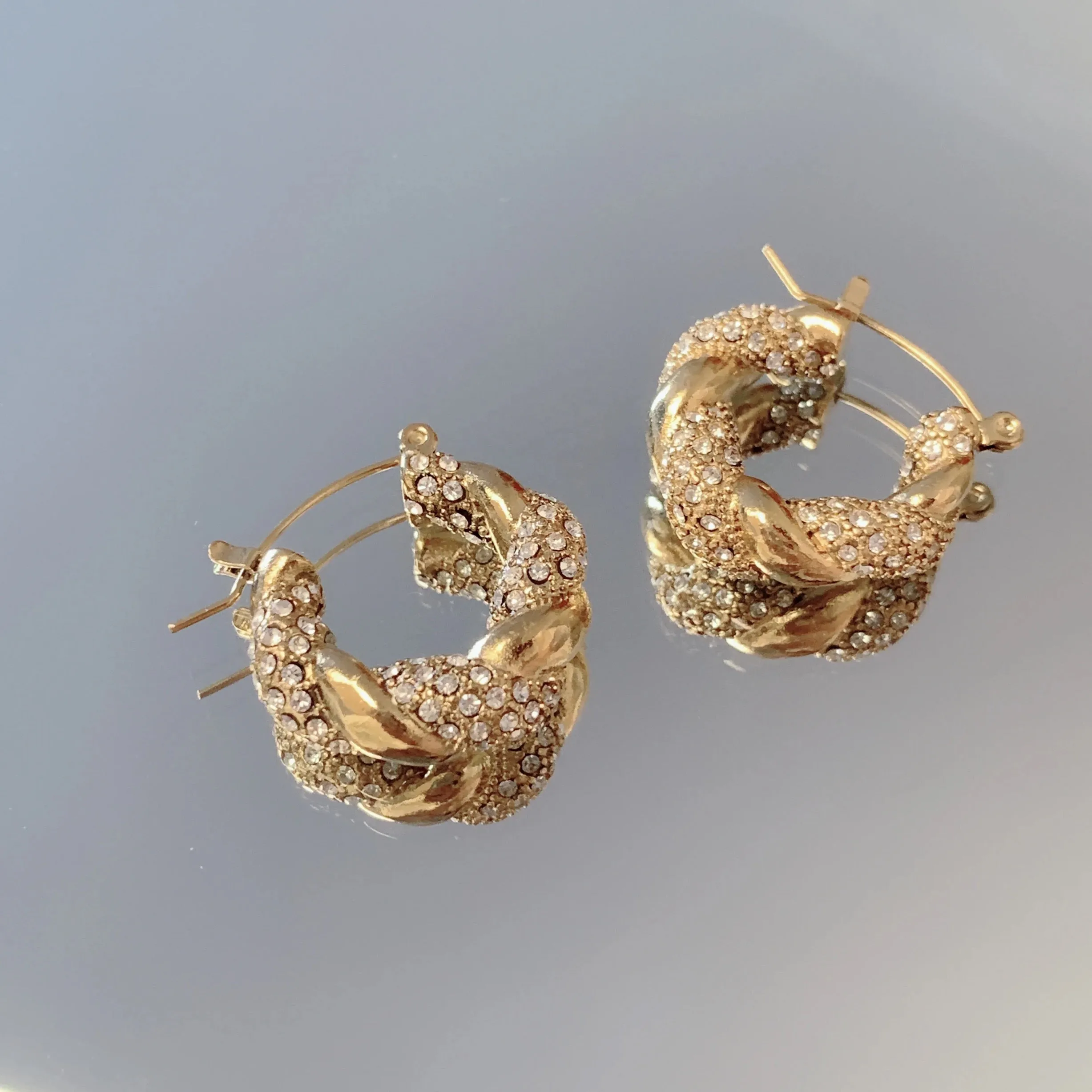 Maddie Pave Hoops