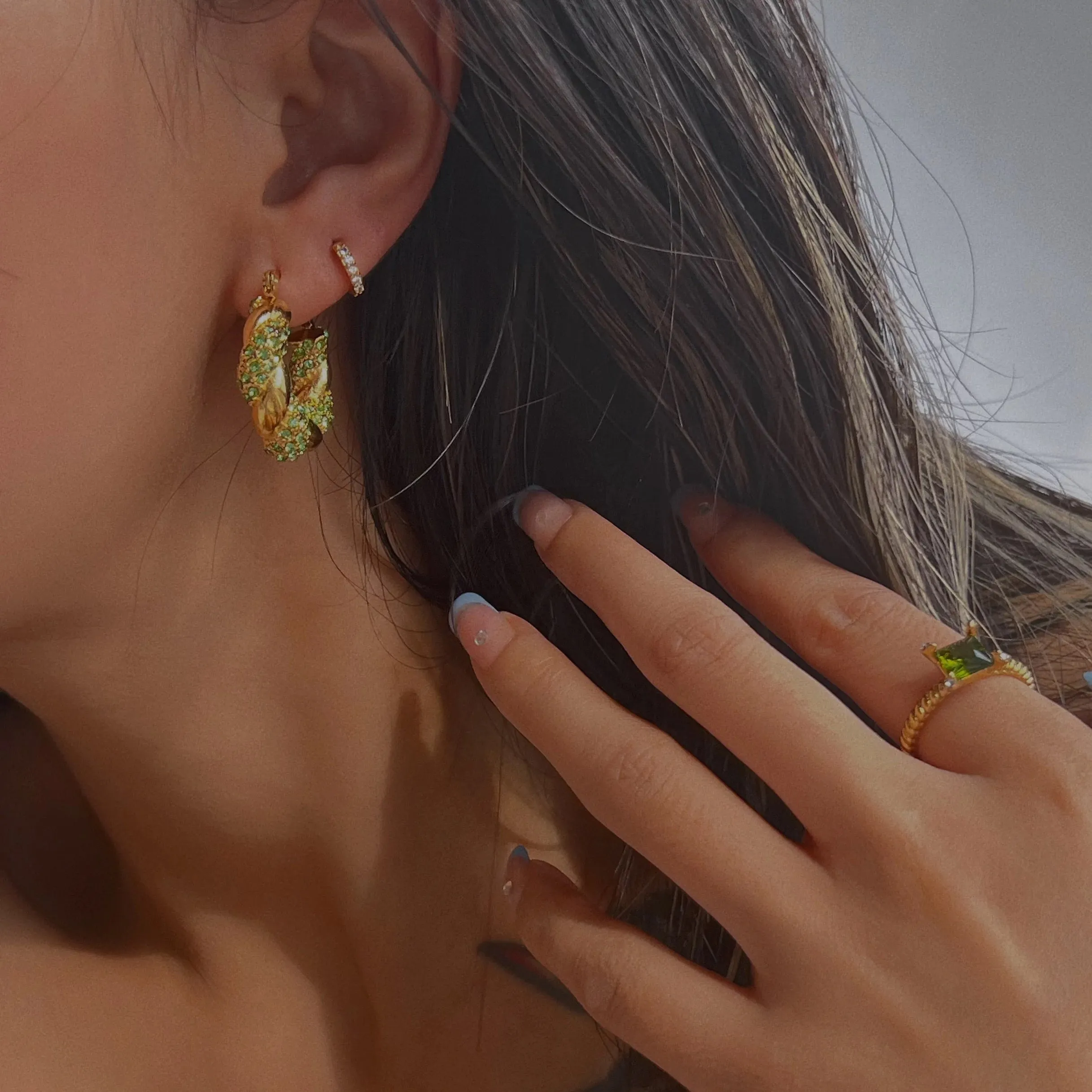 Maddie Pave Hoops