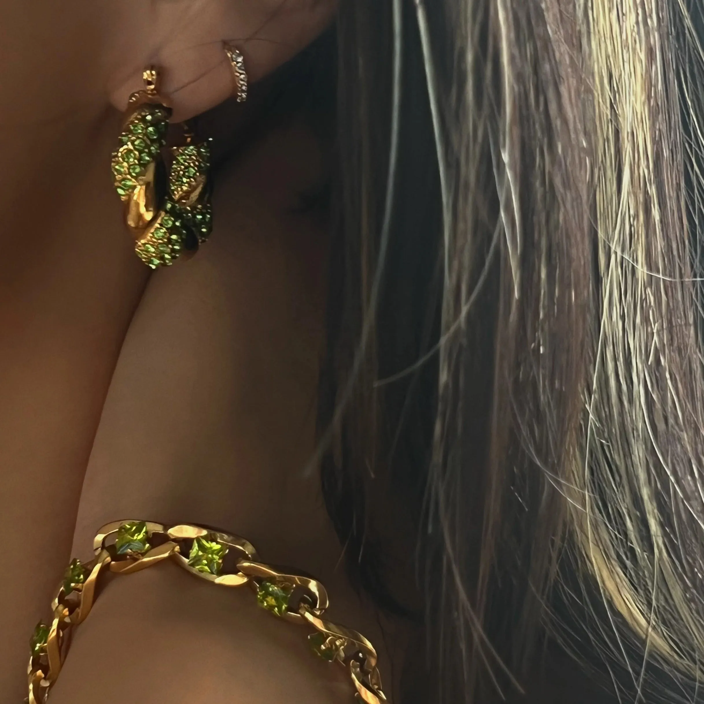 Maddie Pave Hoops